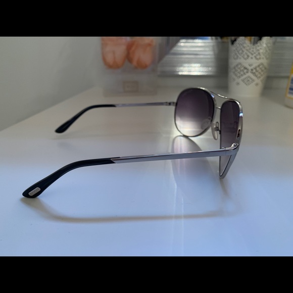 Tom Ford aviator sunglasses - Picture 2 of 2